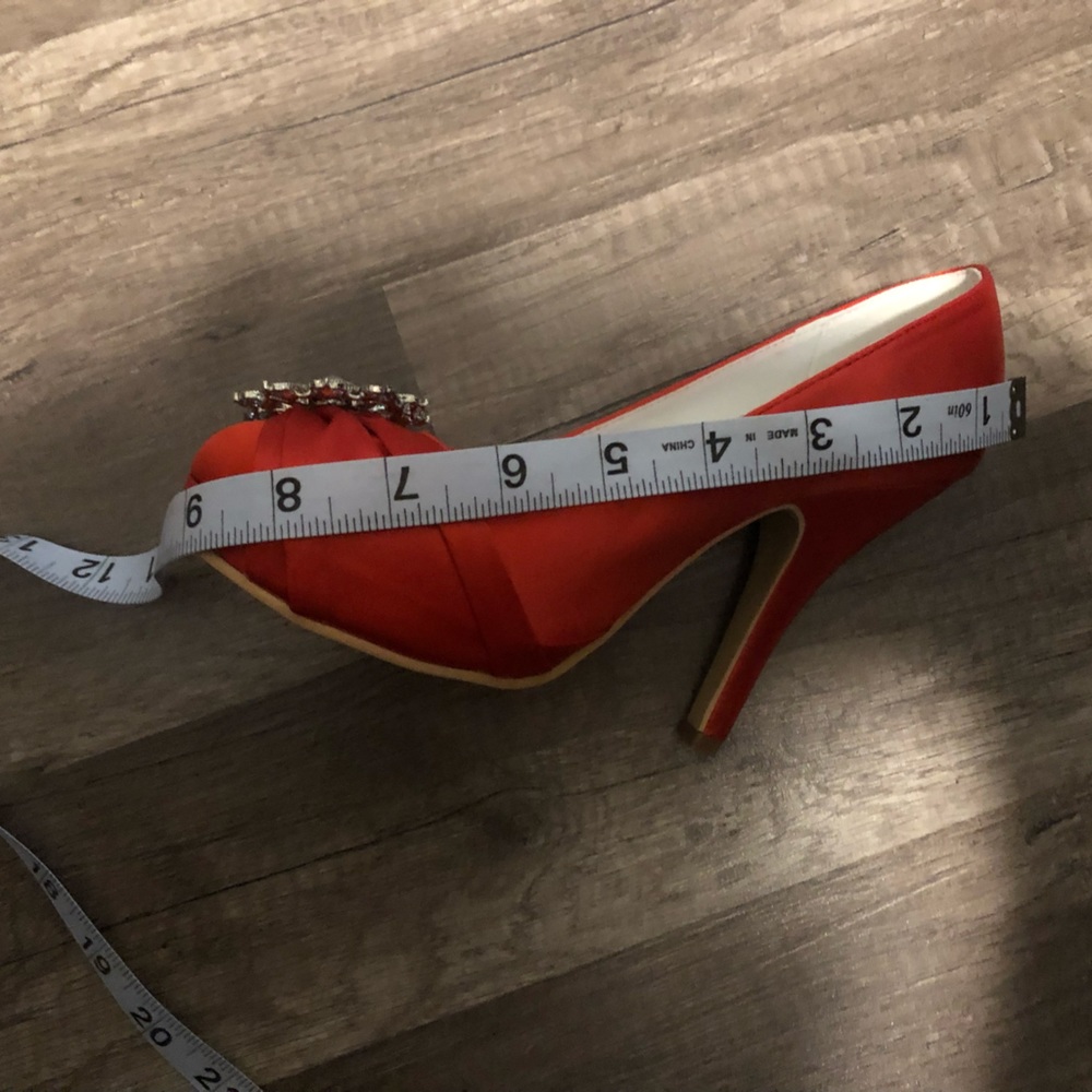 Red Heels - Picture 6 of 10